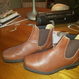 Blundstone boots 8aus 9us light brown. Unique colour